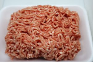 肉のくわばら 国産 他　豚挽肉 ３００ｇ